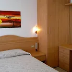 فندق Erika 3*