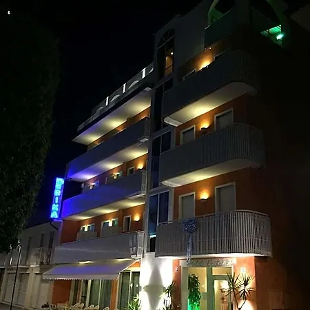 Erika 3* קאורלה